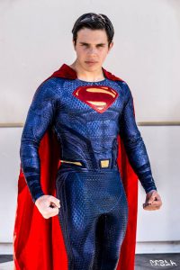 come fare un costume di superman artigianale 